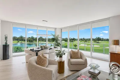 210 SE Mizner Boulevard 301, Boca Raton – sold