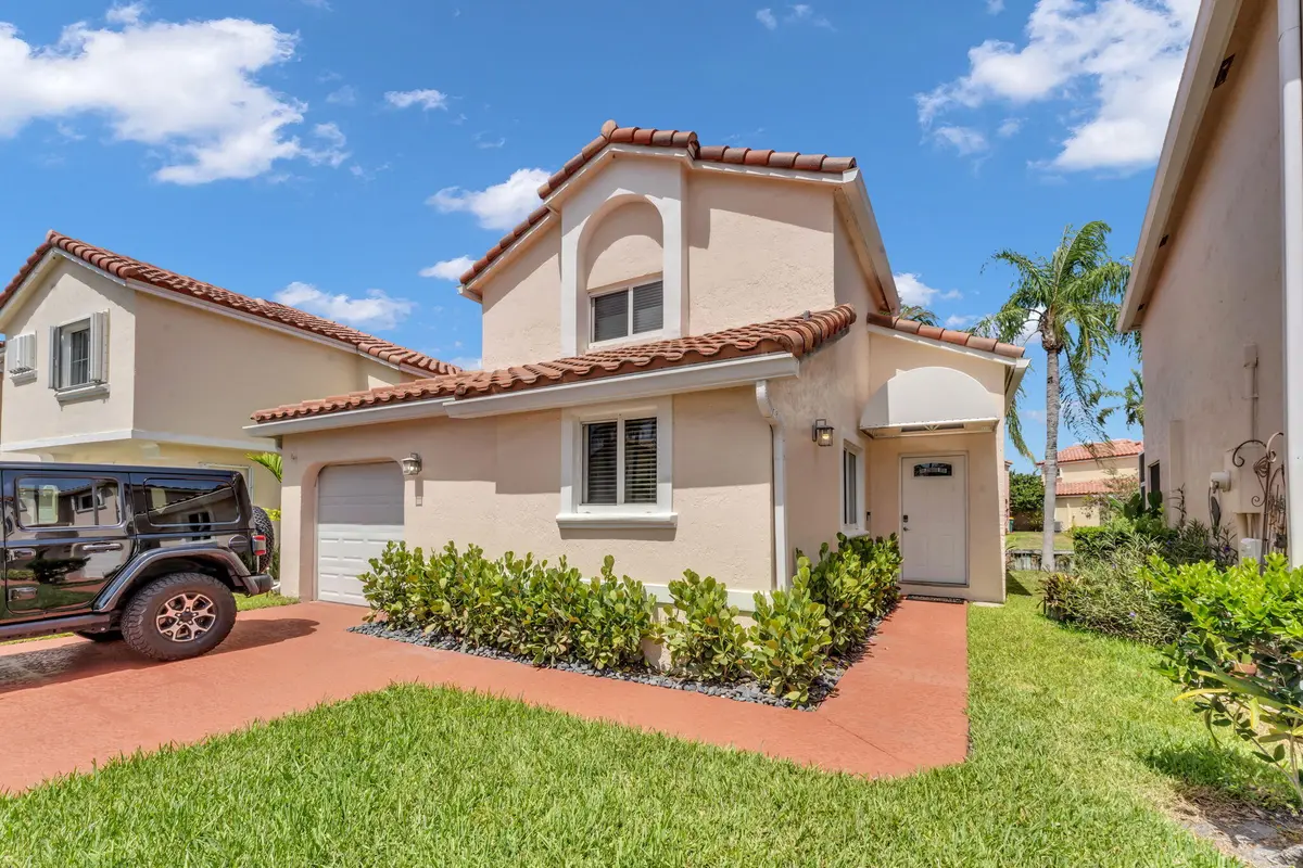 61-web-or-mls-DON08255 at 1058 SE 6TH Court, Dania Beach