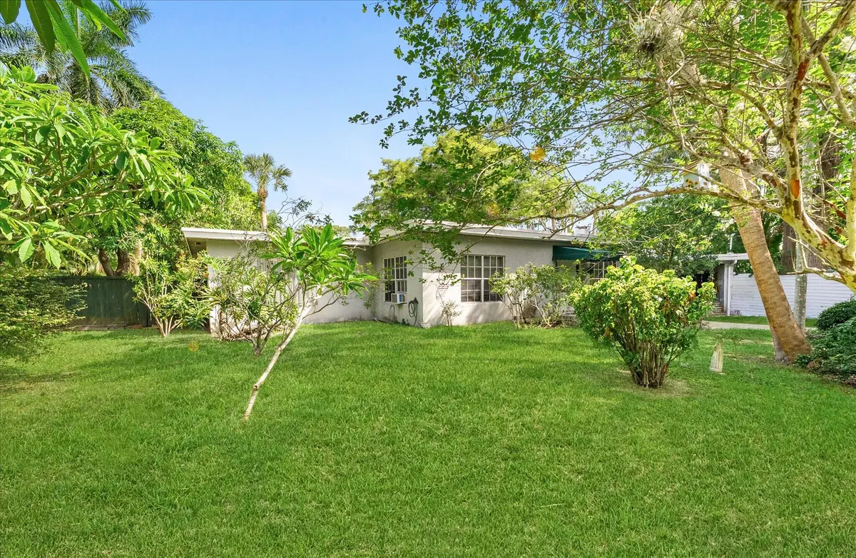 Front Yard at 330 NW 32nd Court, Oakland Park