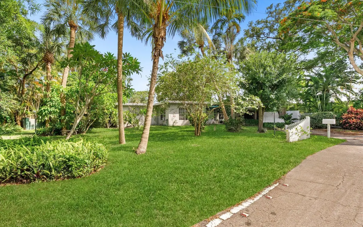 Front Yard at 330 NW 32nd Court, Oakland Park