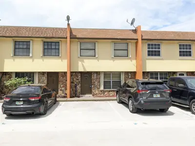 6606 SW 41st Street 6606, Davie – Townhouse for rent