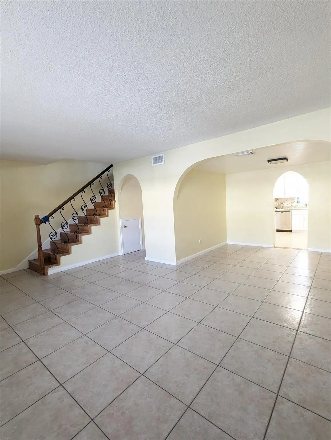 Photo 4 at 6606 SW 41st Street 6606, Davie