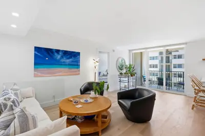 1239 Hillsboro Mile 302, Hillsboro Beach – Condominium for sale