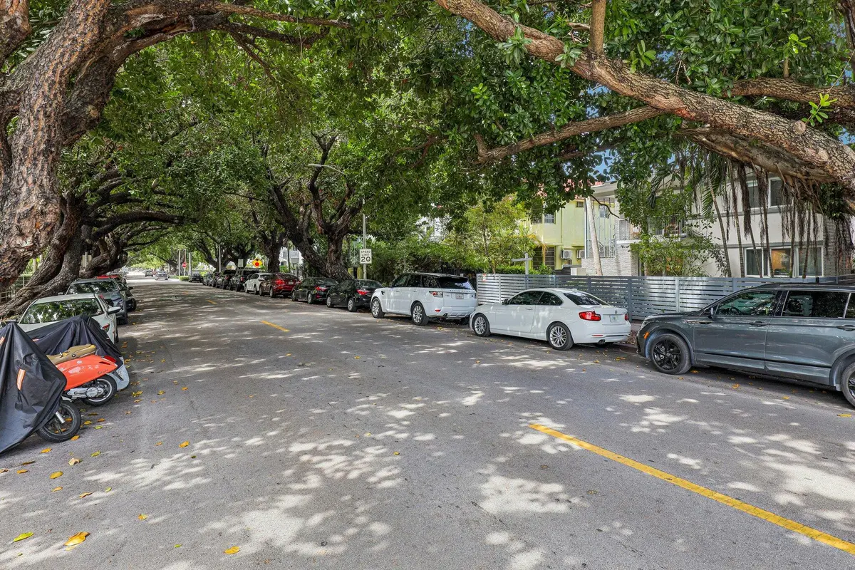 6-web-or-mls-Meridian Ave 11-S1007-006 at 740 Meridian Avenue 11, Miami Beach