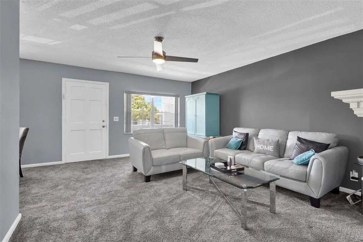 30-GG3A4150 at 10000 Meridian Way 15, Palm Beach Gardens