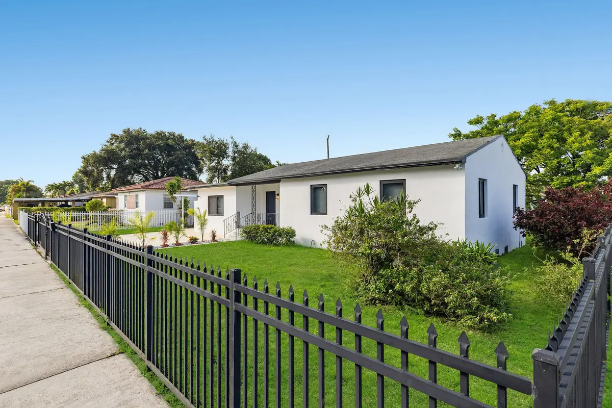 9001 NW 32nd Ct Road, Miami, FL – photo 8