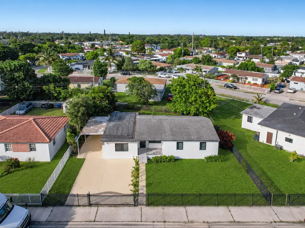 9001 NW 32nd Ct Road, Miami, FL – photo 2