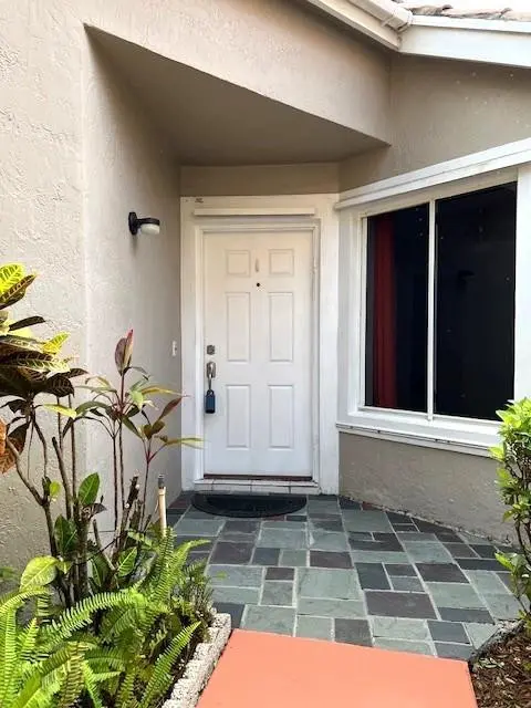 Photo 4 at 10110 NW 5th Street, Plantation