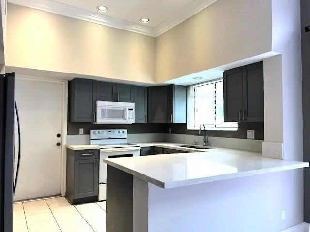 Photo 6 at 10110 NW 5th Street, Plantation