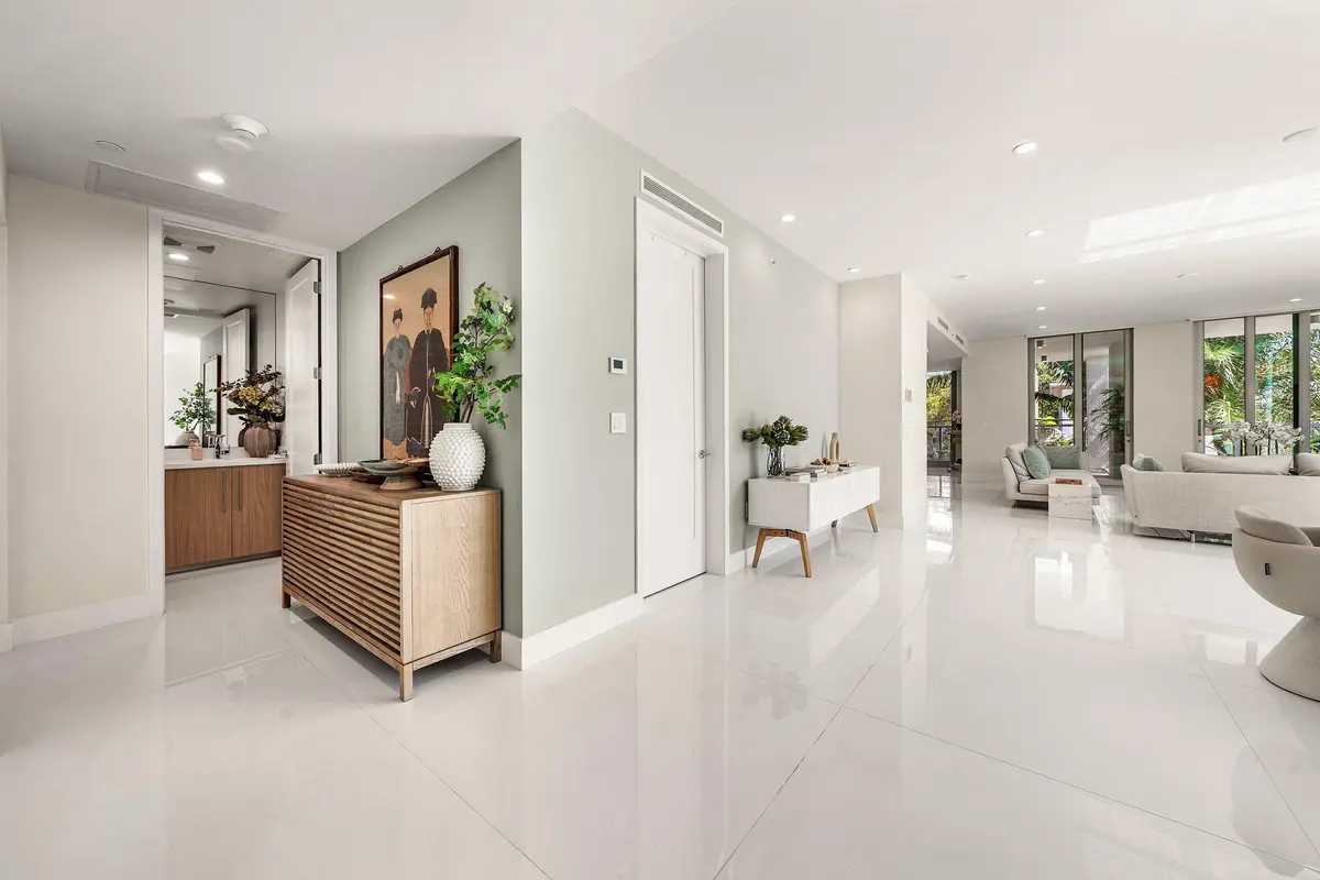 Entry/Foyer at 475 E Royal Palm Road 206, Boca Raton