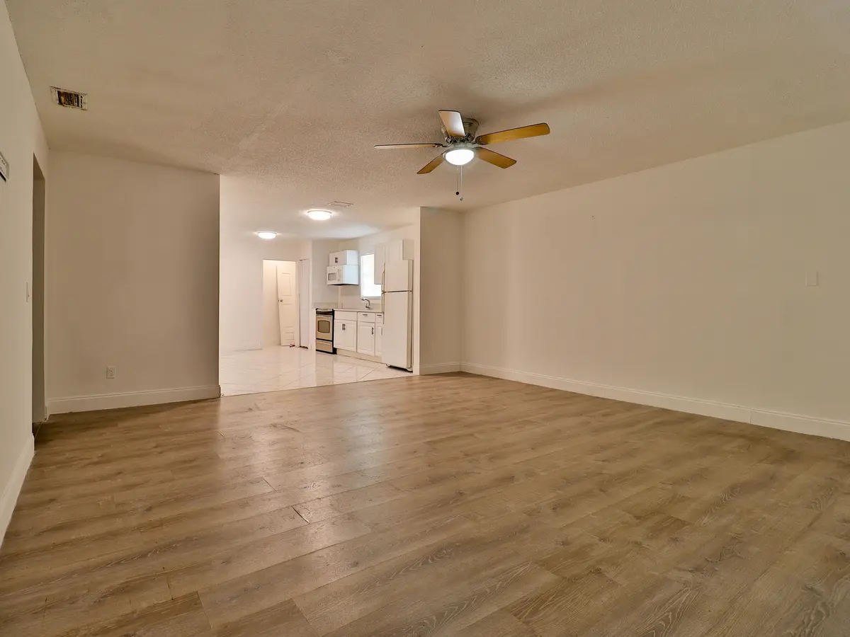 3024 12 at 3024 W Dixie Boulevard, Fort Pierce