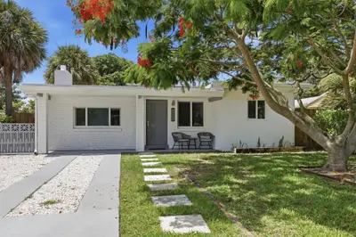 1225 15th Avenue, Lake Worth Beach – Single Family Residence for sale