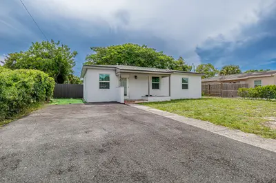 1416 S C Street, Lake Worth Beach – Single Family Residence for sale