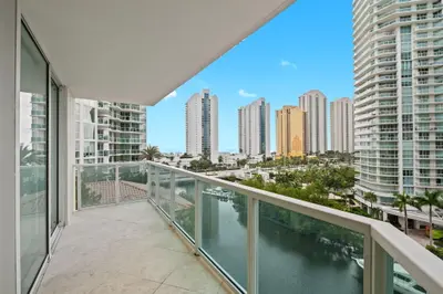 200 Sunny Isles Boulevard 2-806, Sunny Isles Beach – Condominium for sale