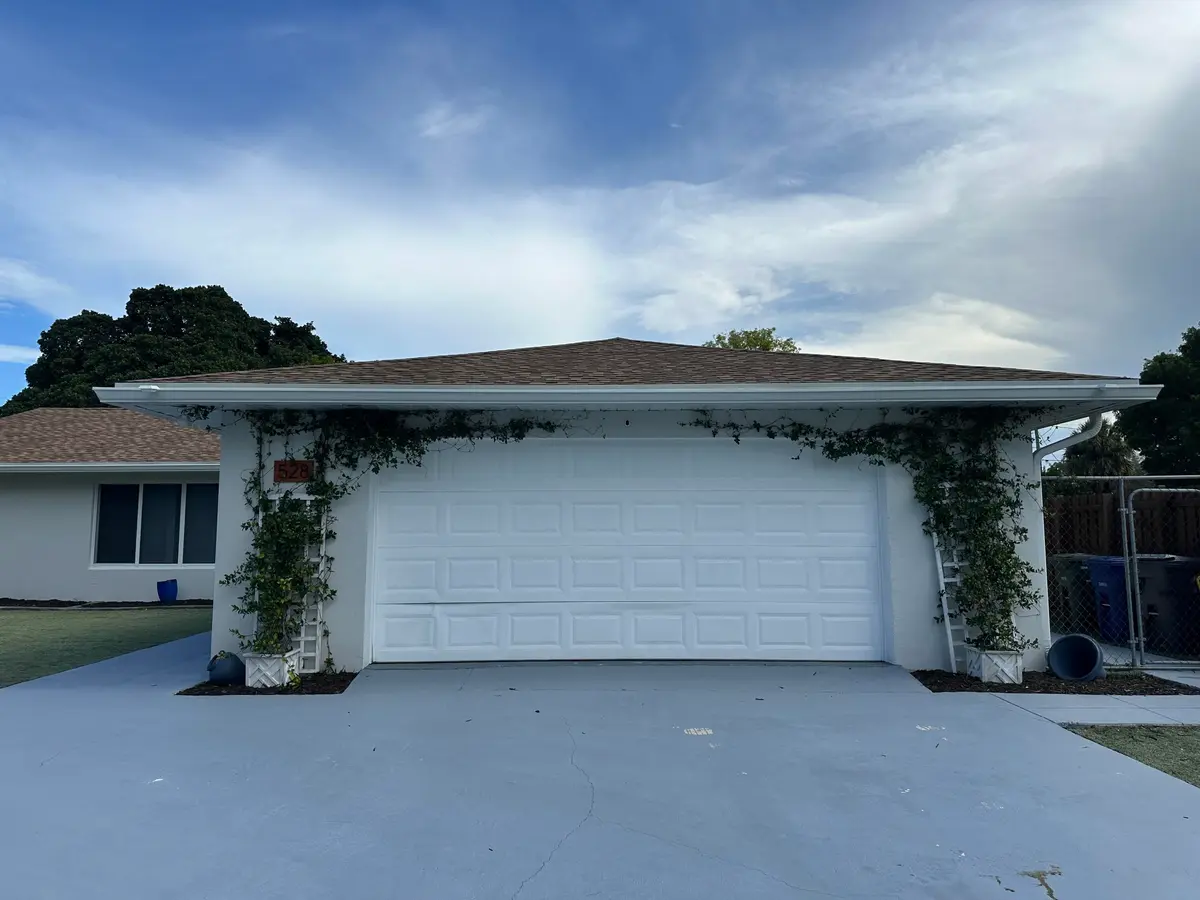 Front of house at 528 Date Palm Drive, Lake Park