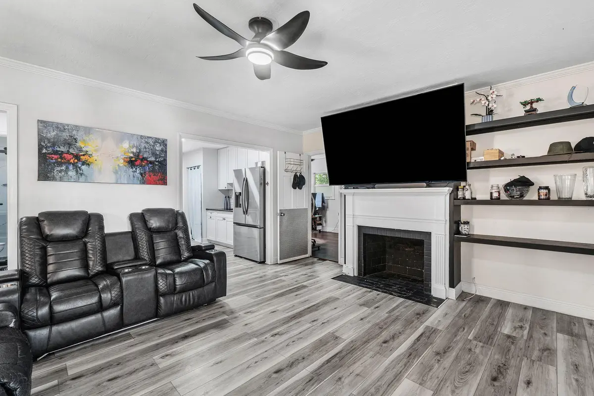 008-51236thStreet-WestPalmBeach-FL-33407 at 512 36th Street, West Palm Beach
