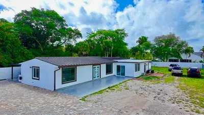 696 Arlington Drive, West Palm Beach – Single Family Residence for sale