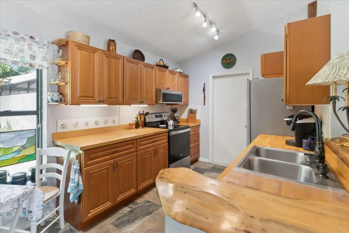 Newer Maple Kitchen at 6287 N Mirror Lake Drive, Sebastian