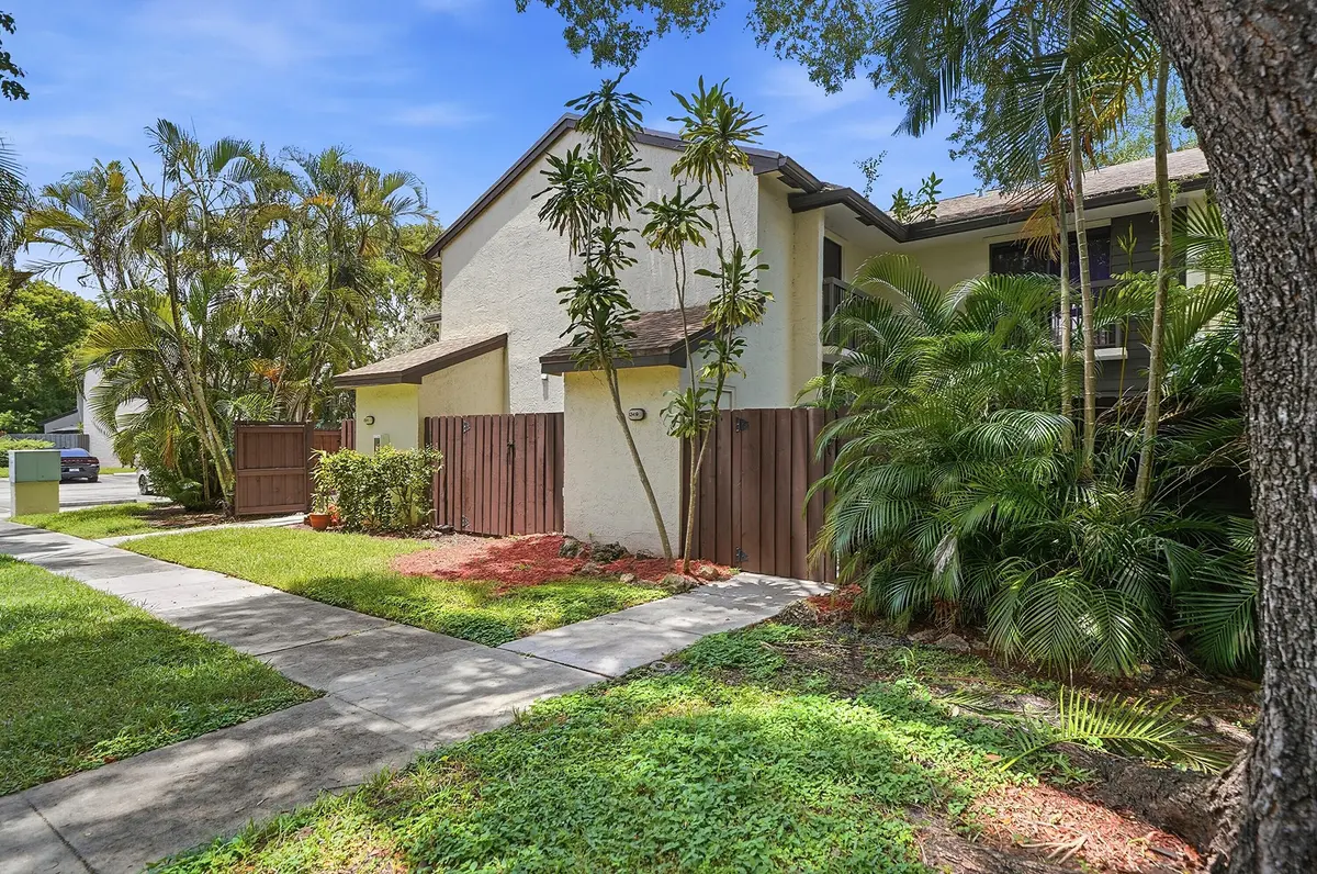 New Roof at 3349 Cocoplum Circle 33129, Coconut Creek