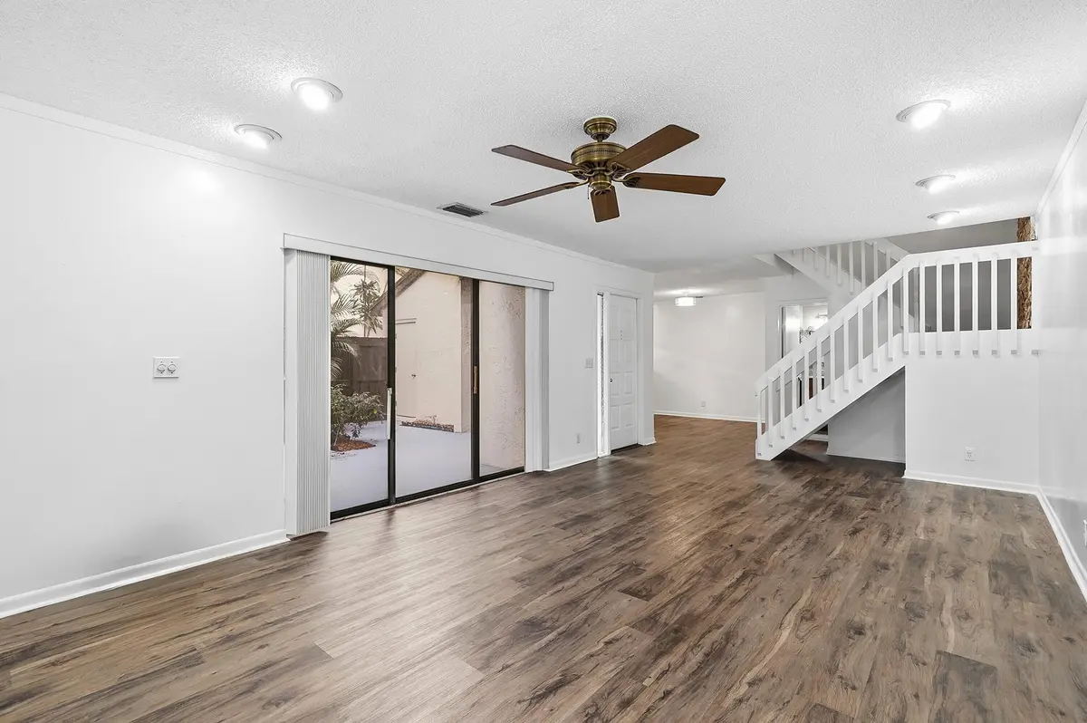 Spacious first floor at 3349 Cocoplum Circle 33129, Coconut Creek