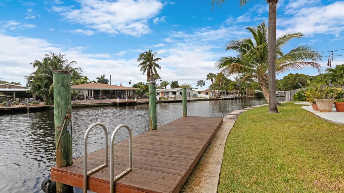 Photo 2 at 2156 NE 27th Drive, Wilton Manors