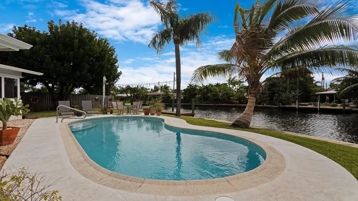 Photo 3 at 2156 NE 27th Drive, Wilton Manors