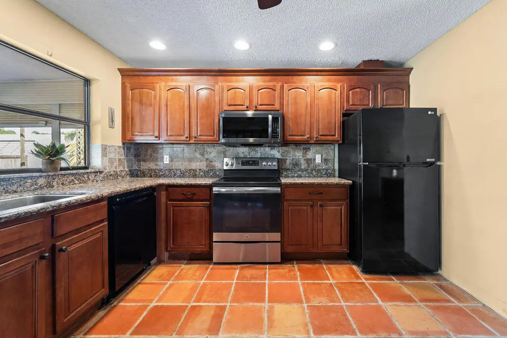 011926-347 at 3753 Coelebs Avenue, Boynton Beach