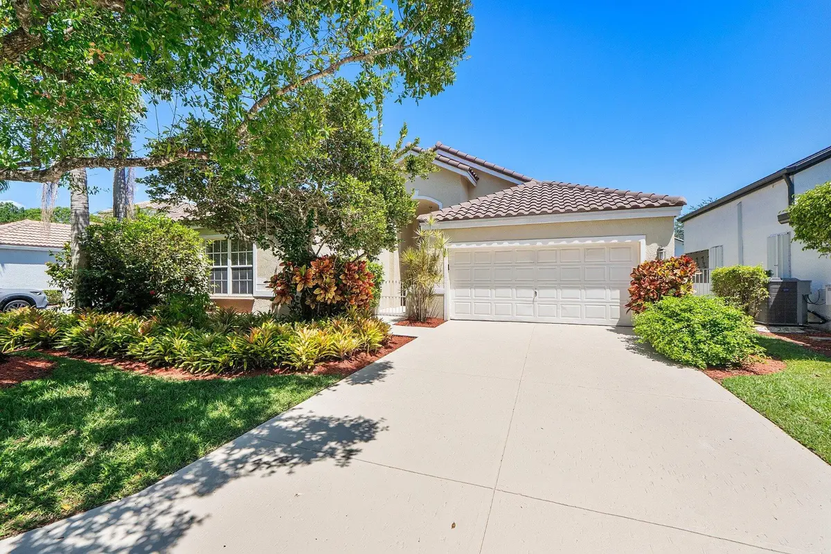 Front Door at 2016 Island Circle, Weston