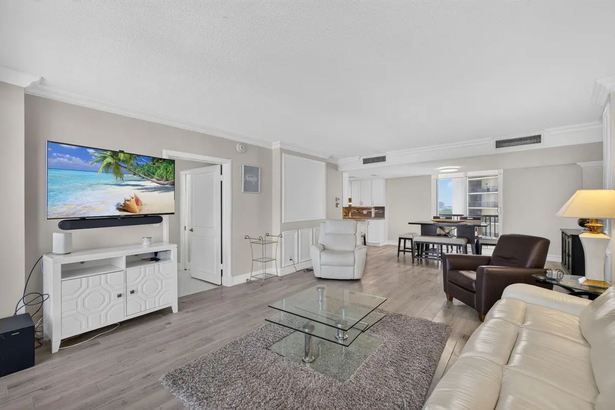 50-web-or-mls-5D1A7068 at 5400 N Ocean Drive 7b, Singer Island
