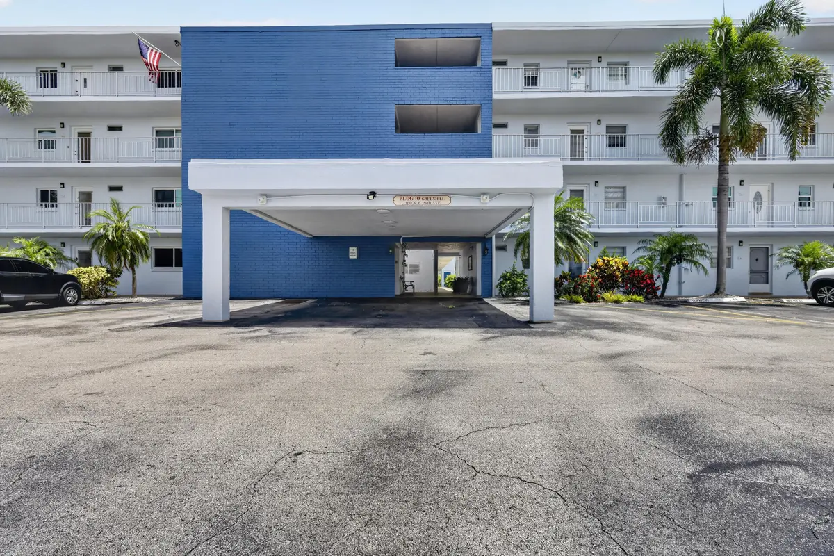 ENTRANCE at 300 NE 26th Avenue 408, Boynton Beach