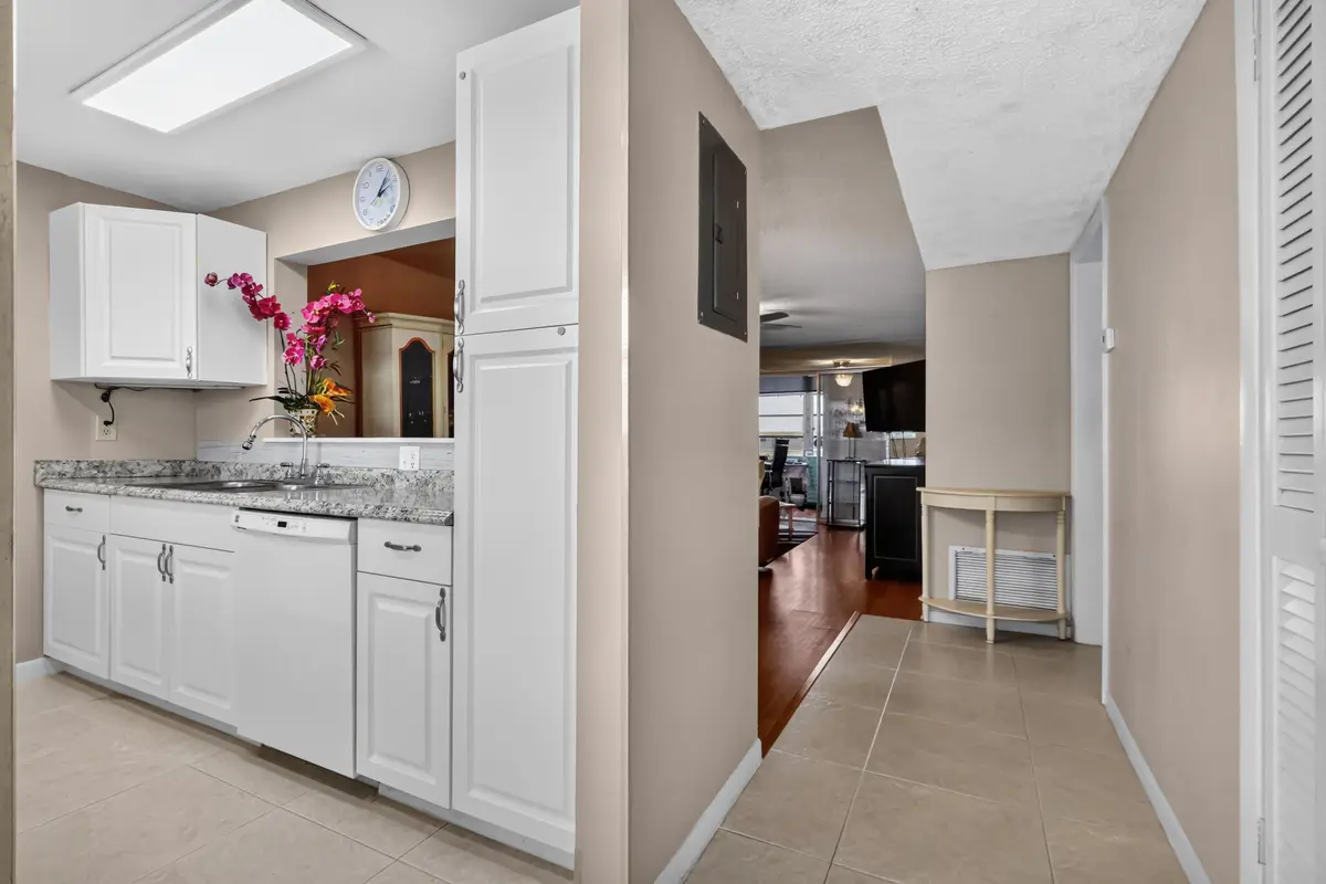 ENTER at 300 NE 26th Avenue 408, Boynton Beach