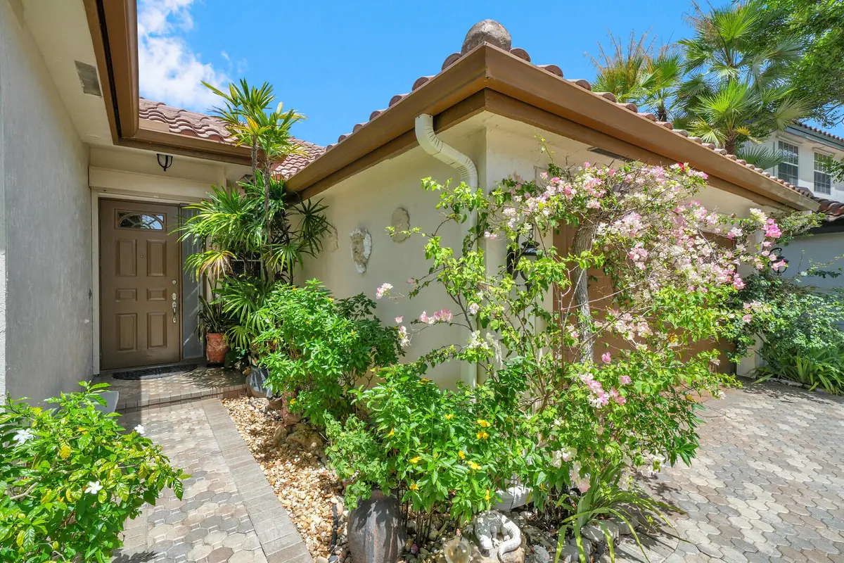 Front Entrance at 718 NW 177th Avenue, Pembroke Pines