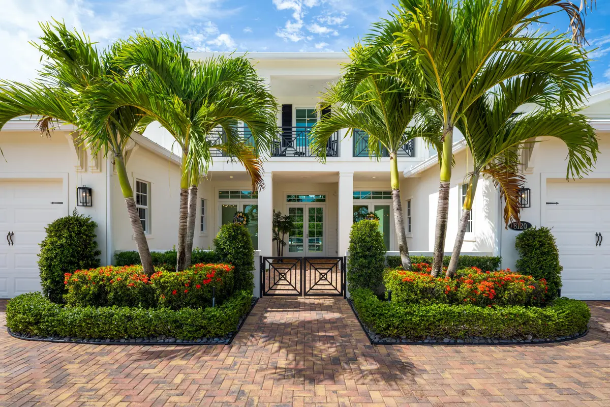 Front Exterior at 8120 SE Old Plantation Circle, Jupiter