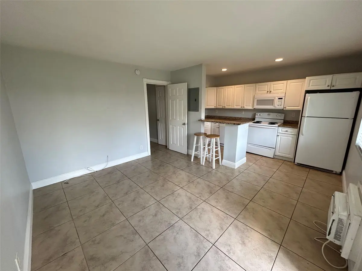 Photo 1 at 921 NE 17th Avenue 2, Fort Lauderdale