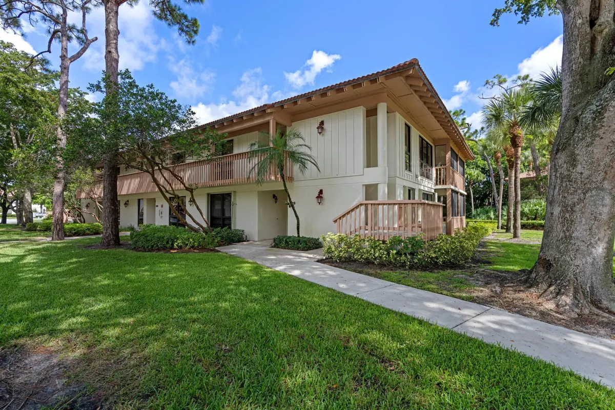 DSC06057.jpg-SMALL at 200 Brackenwood Terrace, Palm Beach Gardens