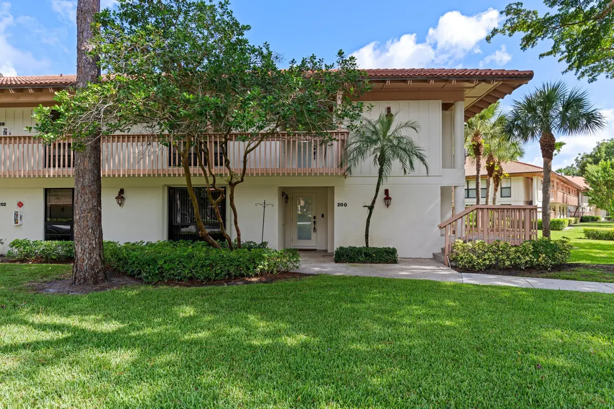 DSC06062.jpg-SMALL at 200 Brackenwood Terrace, Palm Beach Gardens