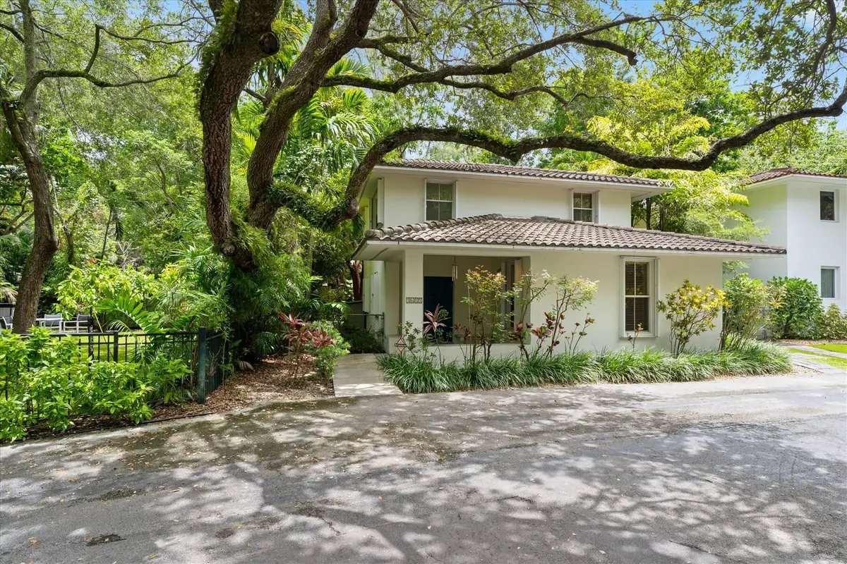 19560024-15 at 3611 SW 37th Avenue 19, Coconut Grove