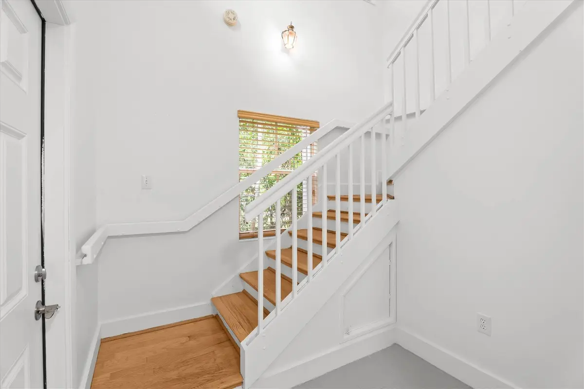 19560024-1 at 3611 SW 37th Avenue 19, Coconut Grove