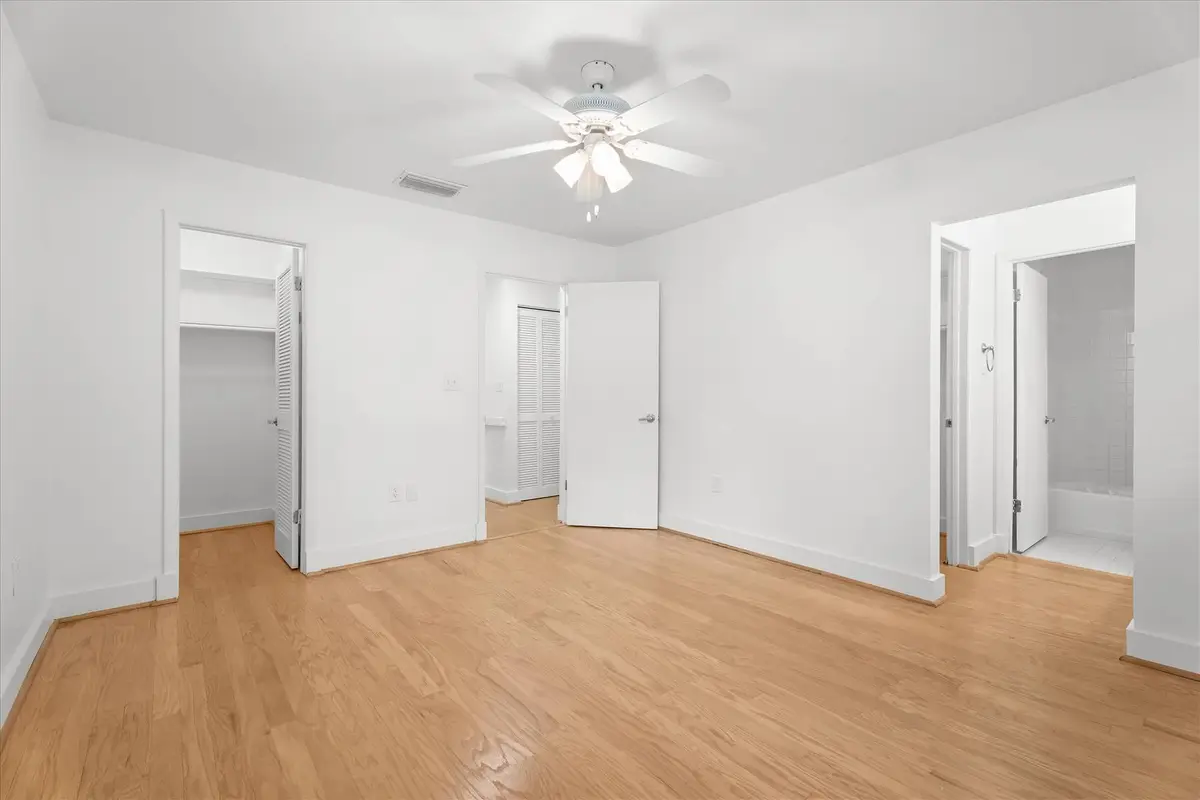 19560024-2 at 3611 SW 37th Avenue 19, Coconut Grove