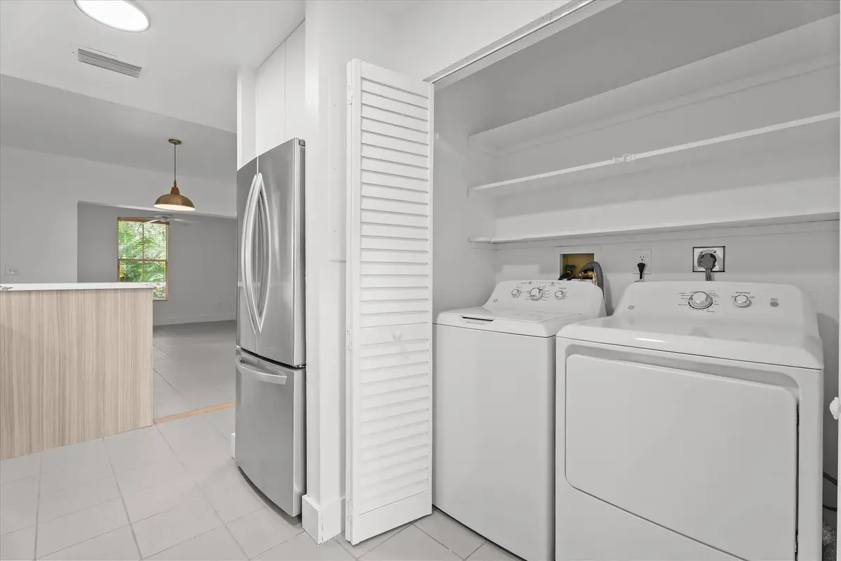 19560024-13 at 3611 SW 37th Avenue 19, Coconut Grove