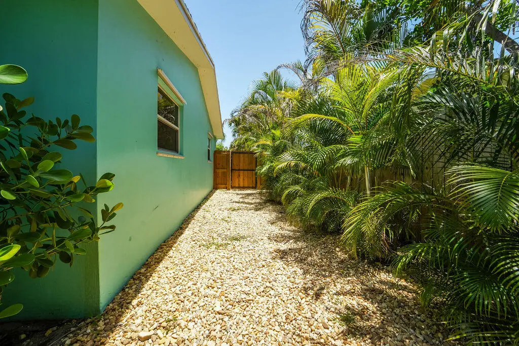 18966sesouthgateTequestao-5 at 18966 SE Southgate Drive, Jupiter