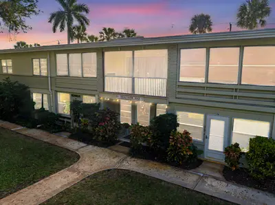 677 ROYAL PALM Boulevard 12, Vero Beach – Condominium for sale