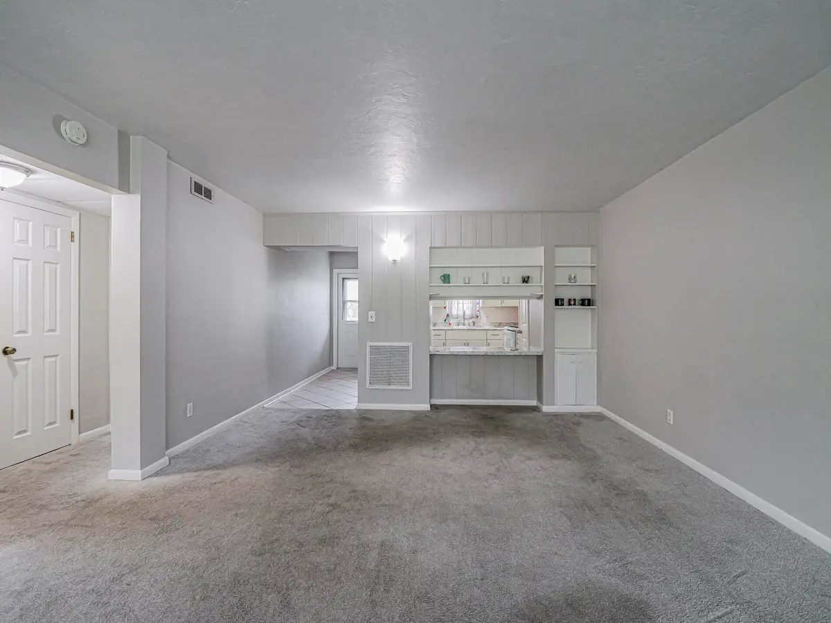 677 ROYAL PALM Boulevard 12, Vero Beach, FL – photo 5