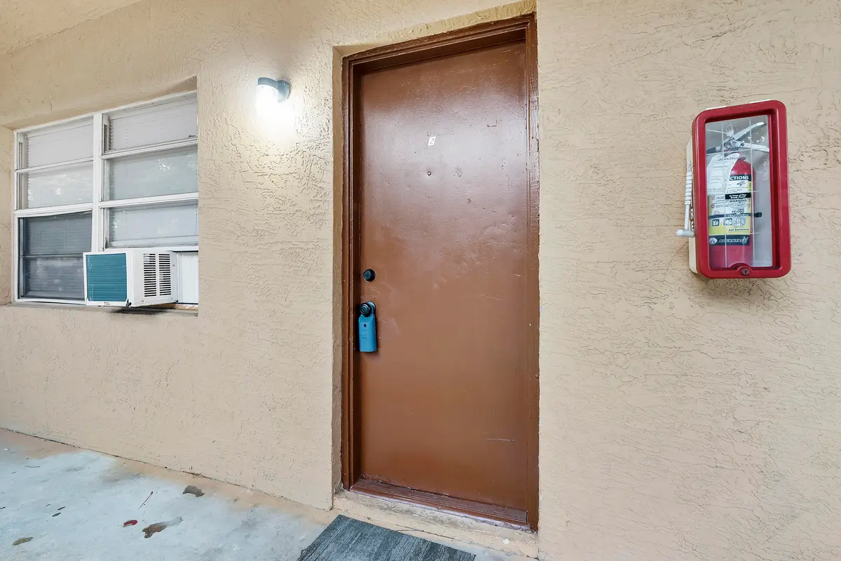 279 Sw 1st St_020 at 279 SW 1st Street #2, Deerfield Beach