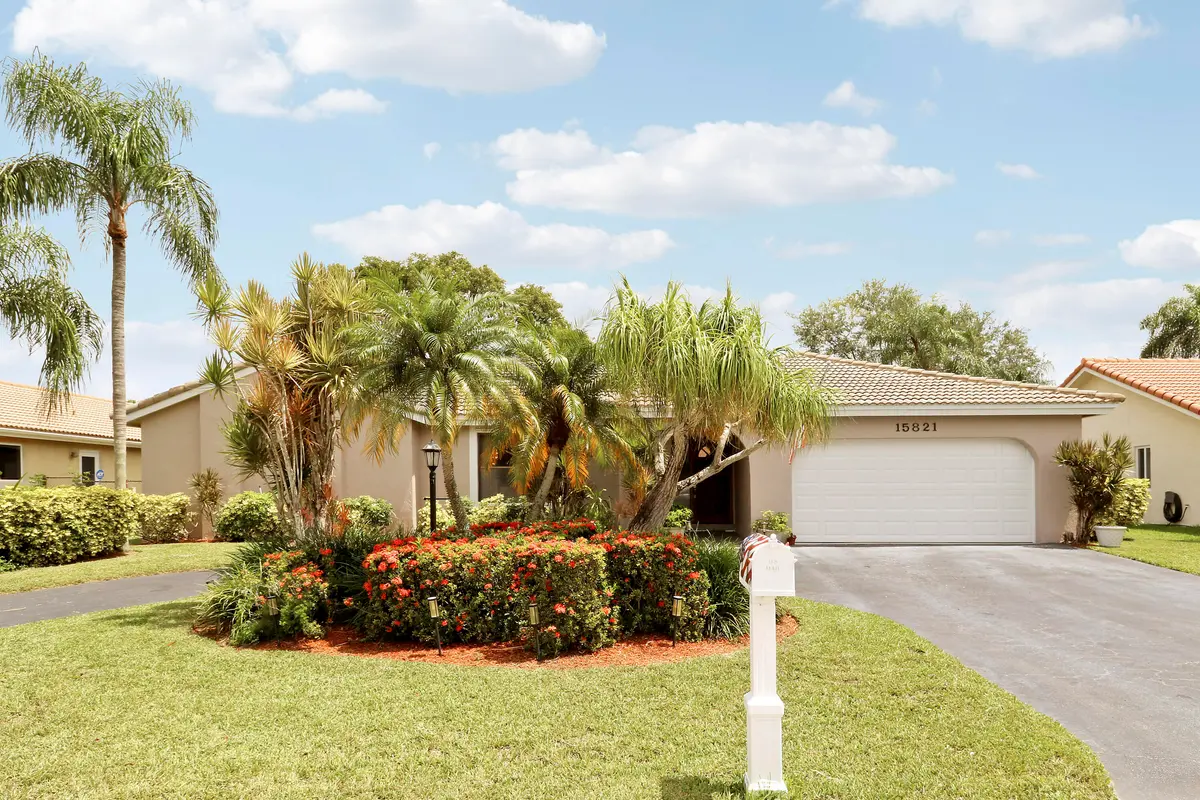 House-42 at 15821 Sedgewyck Circle, Davie