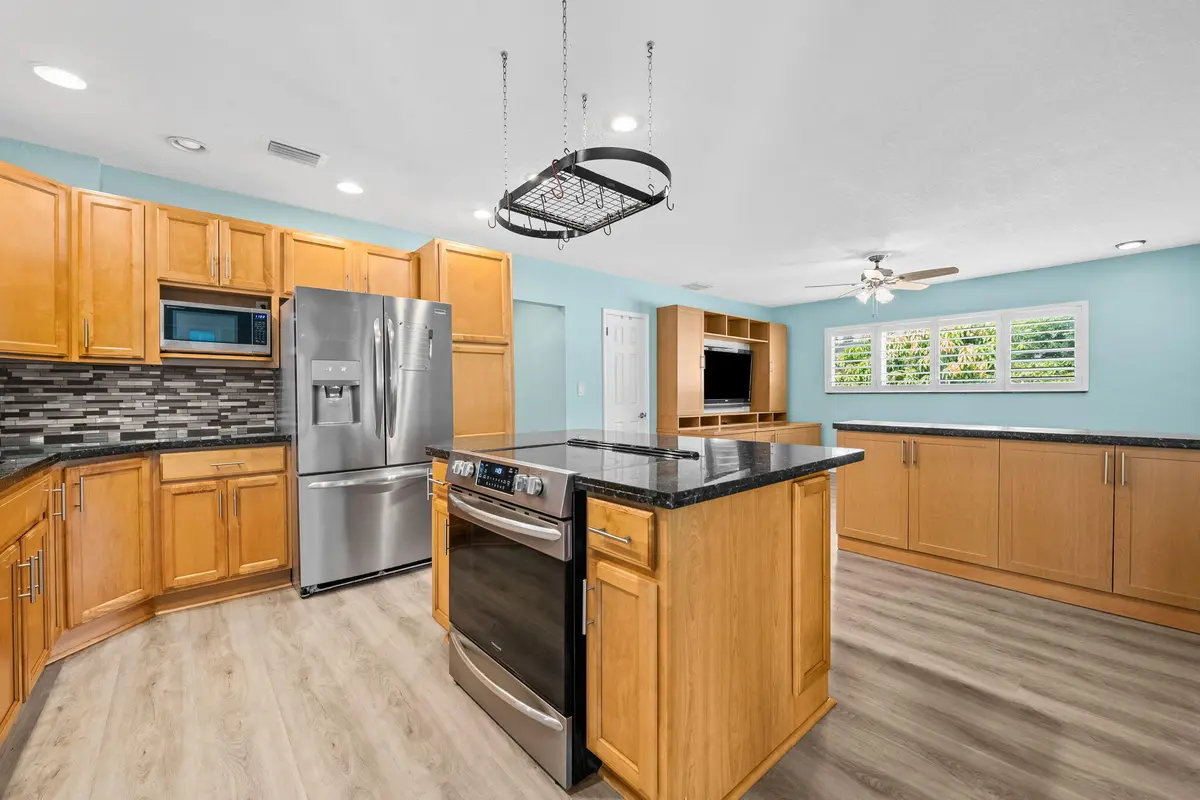 6-web-or-mls-DSC_4123 at 6131 SW 8th Street, Plantation