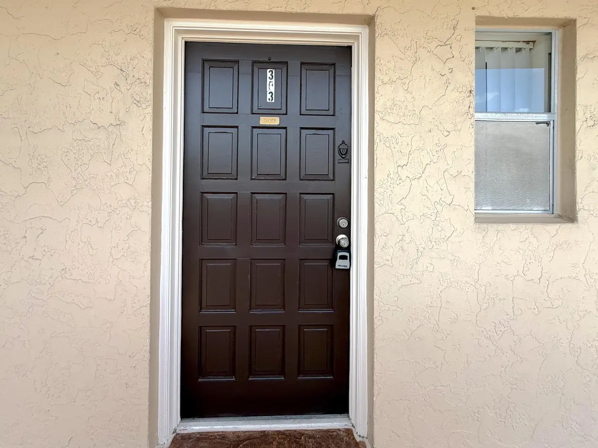 IMG_9900 at 6301 N Falls Cir Drive 303, Lauderhill