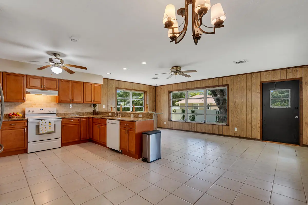 Image00032 at 5605 38TH Street, Vero Beach