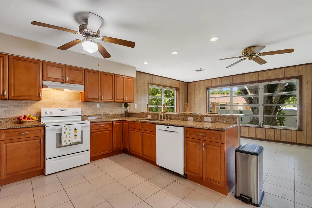 Image00033 at 5605 38TH Street, Vero Beach