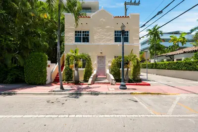 927 4th Street, Miami Beach – Single Family Residence for sale